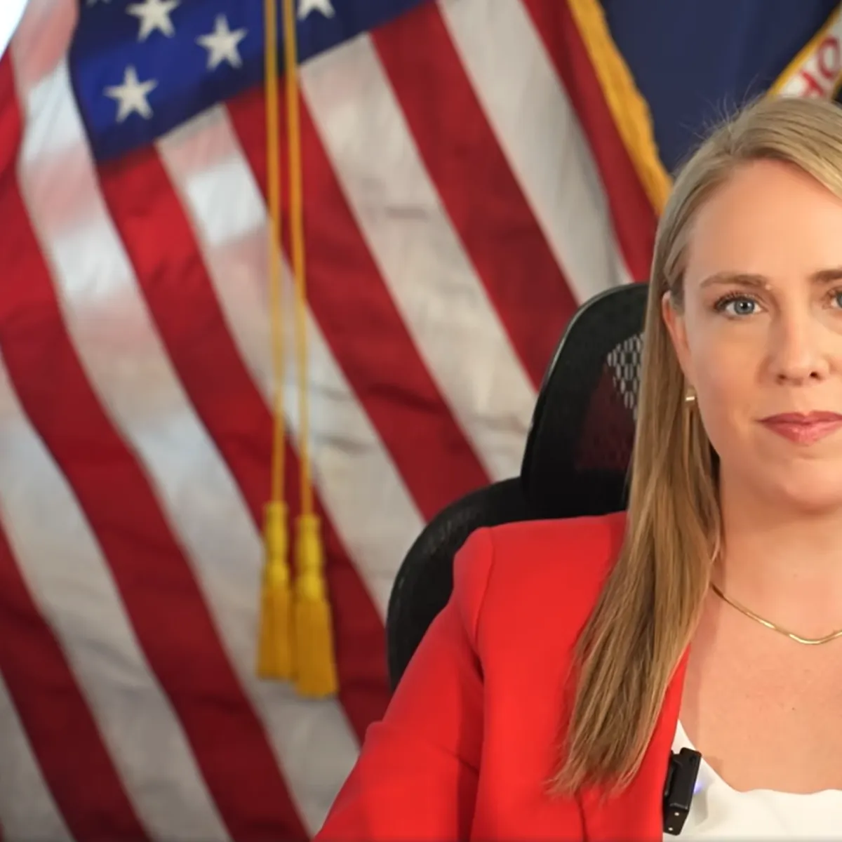 US Clarifies Green Card Path for H-1B Workers Amidst Initial Confusion | Quick Digest