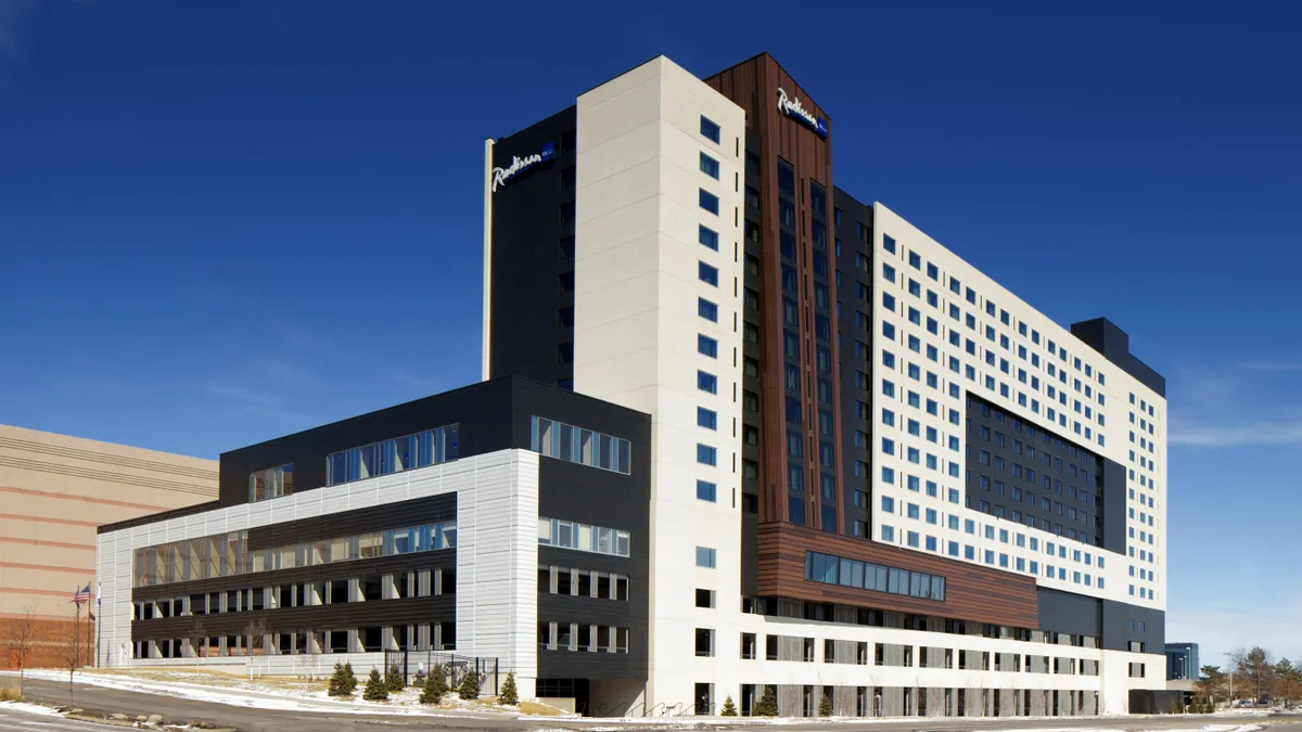 An exterior image of Radisson Blu Mall of America