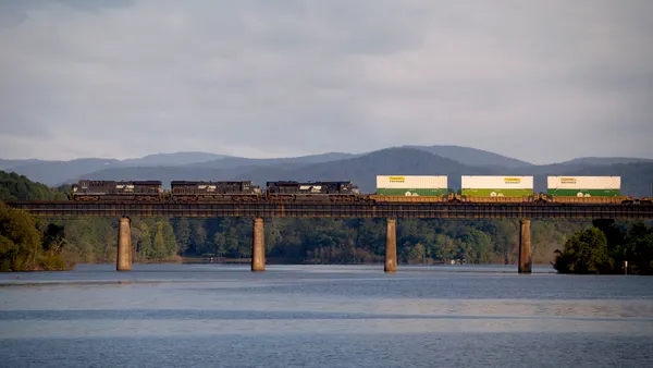Norfolk Southern intermodal J.B. Hunt Hub Group