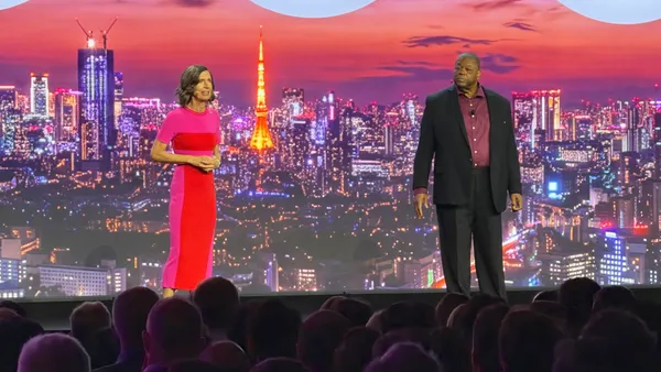 Kristin Moyer and Daryl Plummer on stage